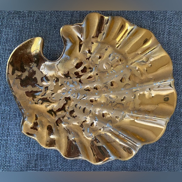 Dixon Art Studios | Weeping Gold | Pair of 2 Shell Dishes - Picture 3 of 12